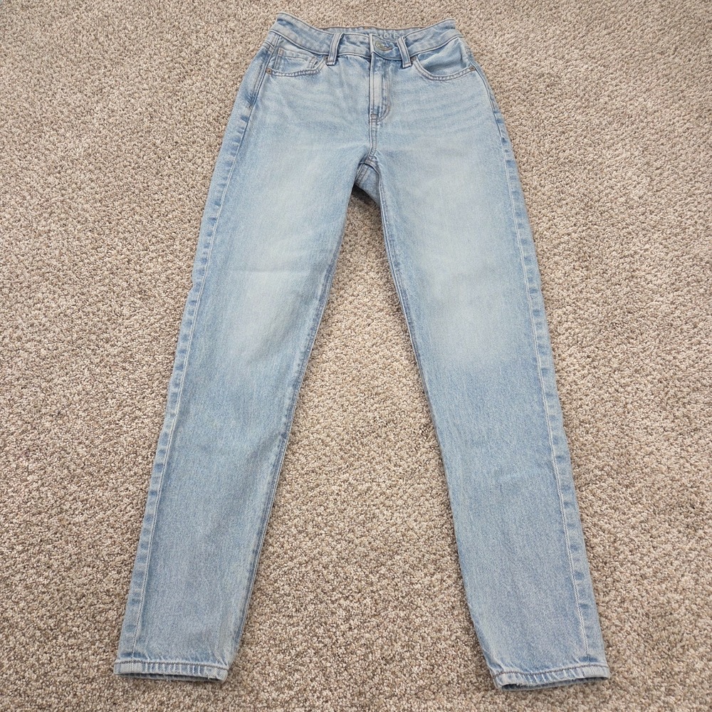 American Eagle Strigid Mom Jeans Women's 00 Regular High Rise Tapered Light Wash